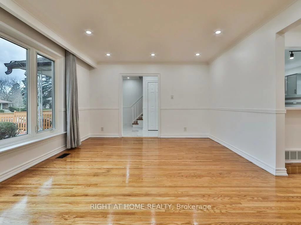 9, Allister, Cliffcrest, Toronto