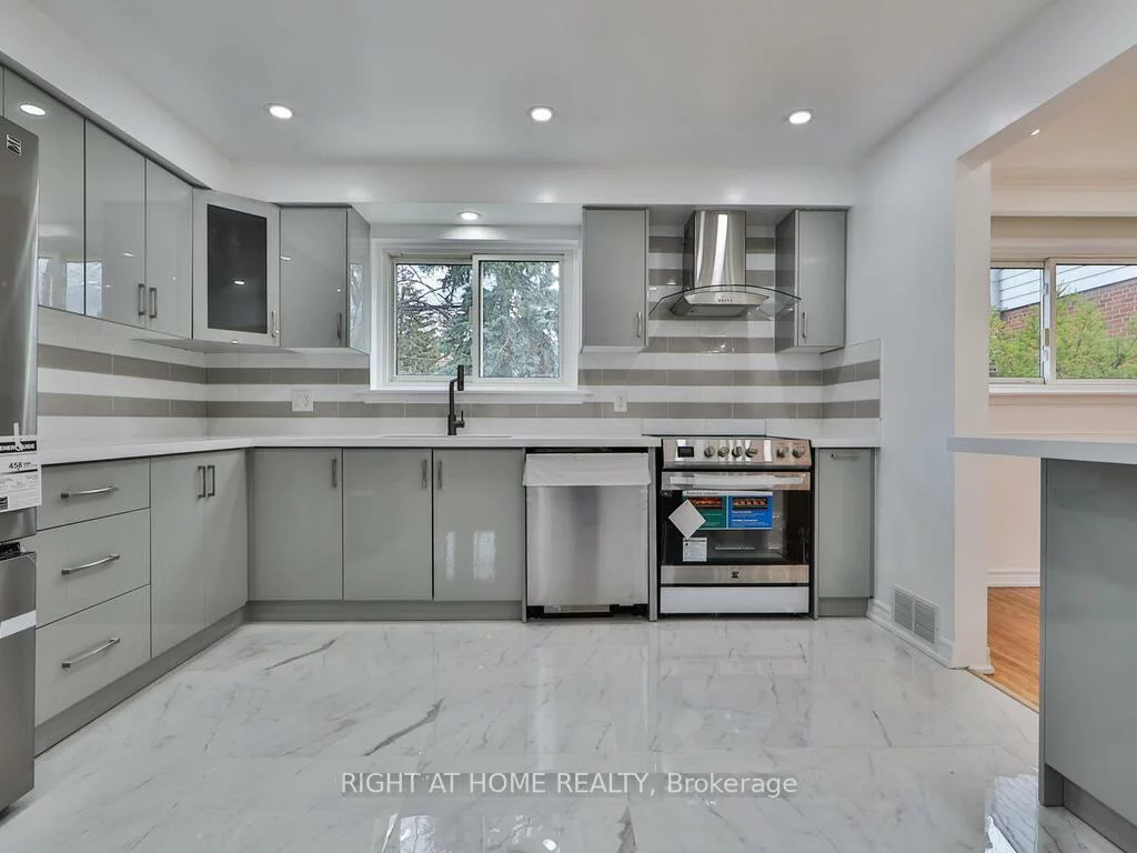 9, Allister, Cliffcrest, Toronto