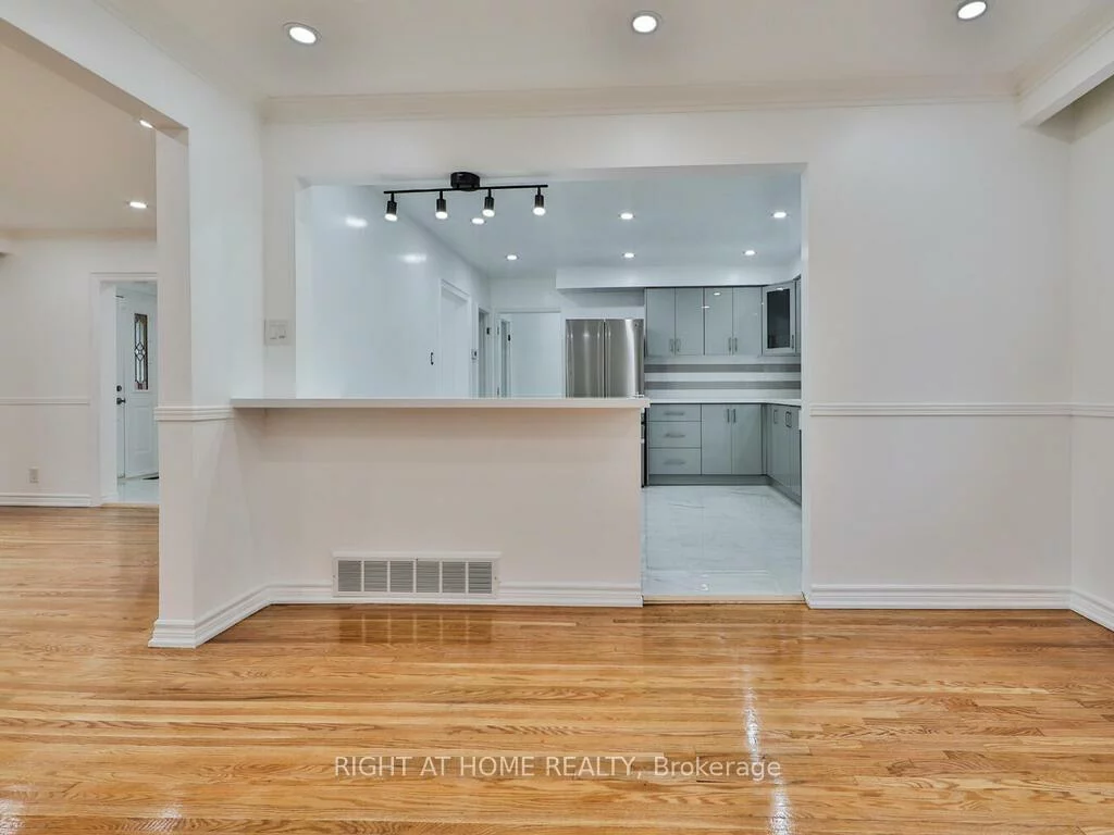 9, Allister, Cliffcrest, Toronto