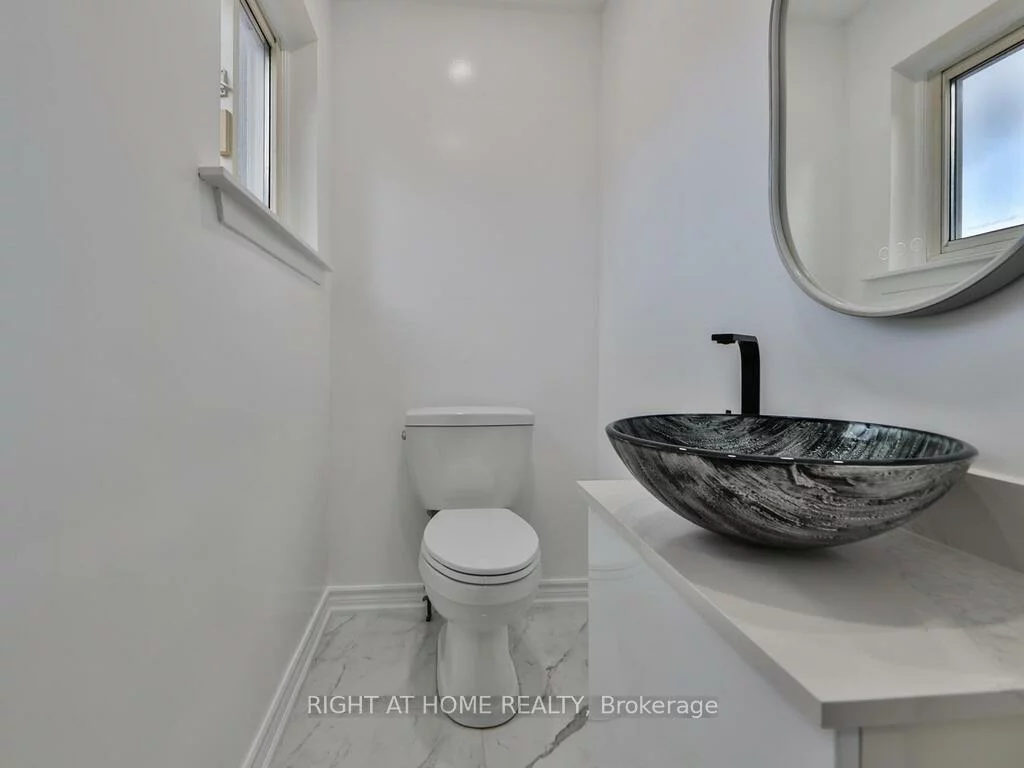 9, Allister, Cliffcrest, Toronto