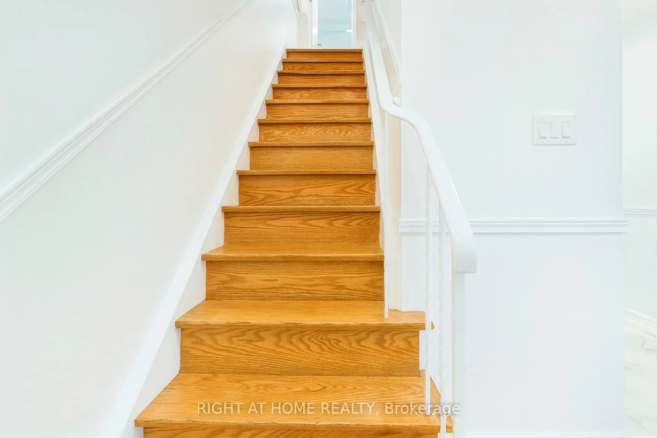 9, Allister, Cliffcrest, Toronto