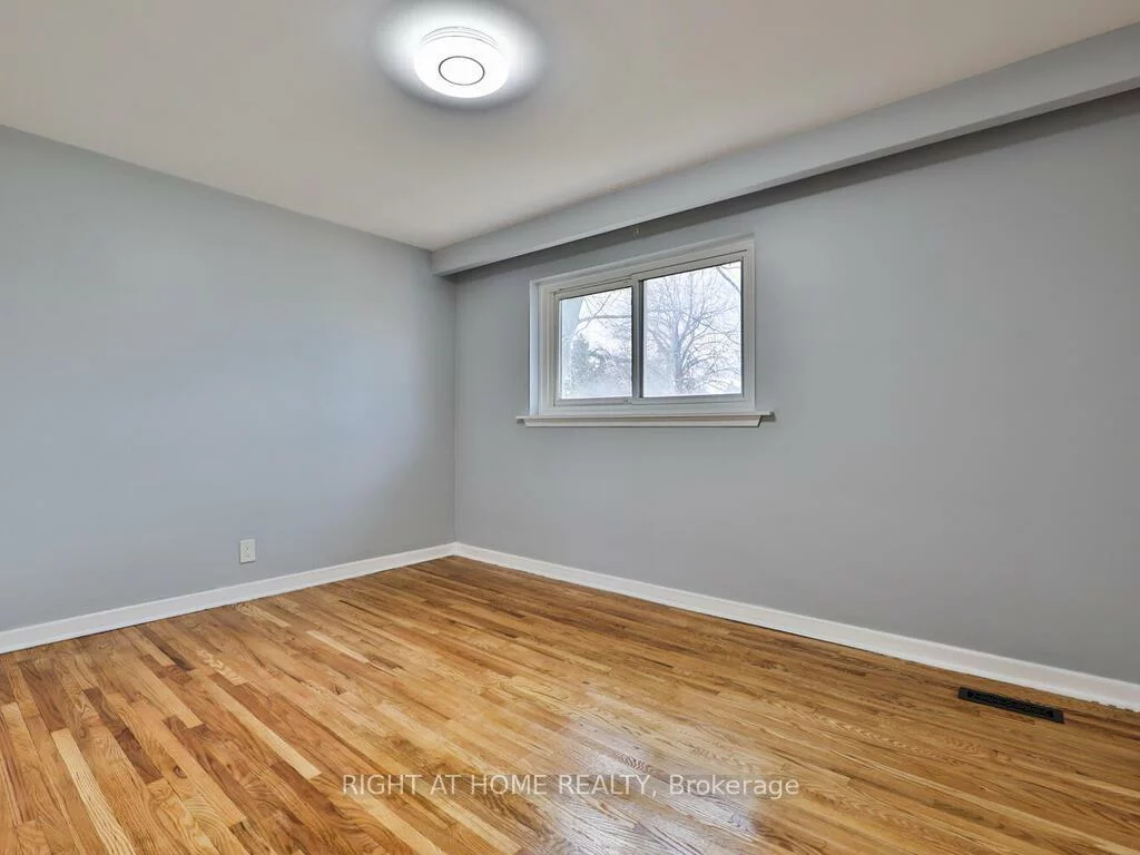 9, Allister, Cliffcrest, Toronto