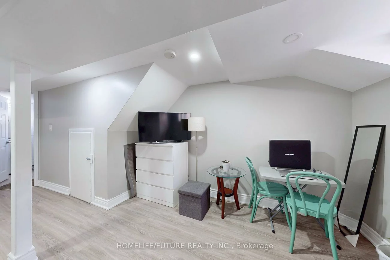 17, Medway, Bendale, Toronto