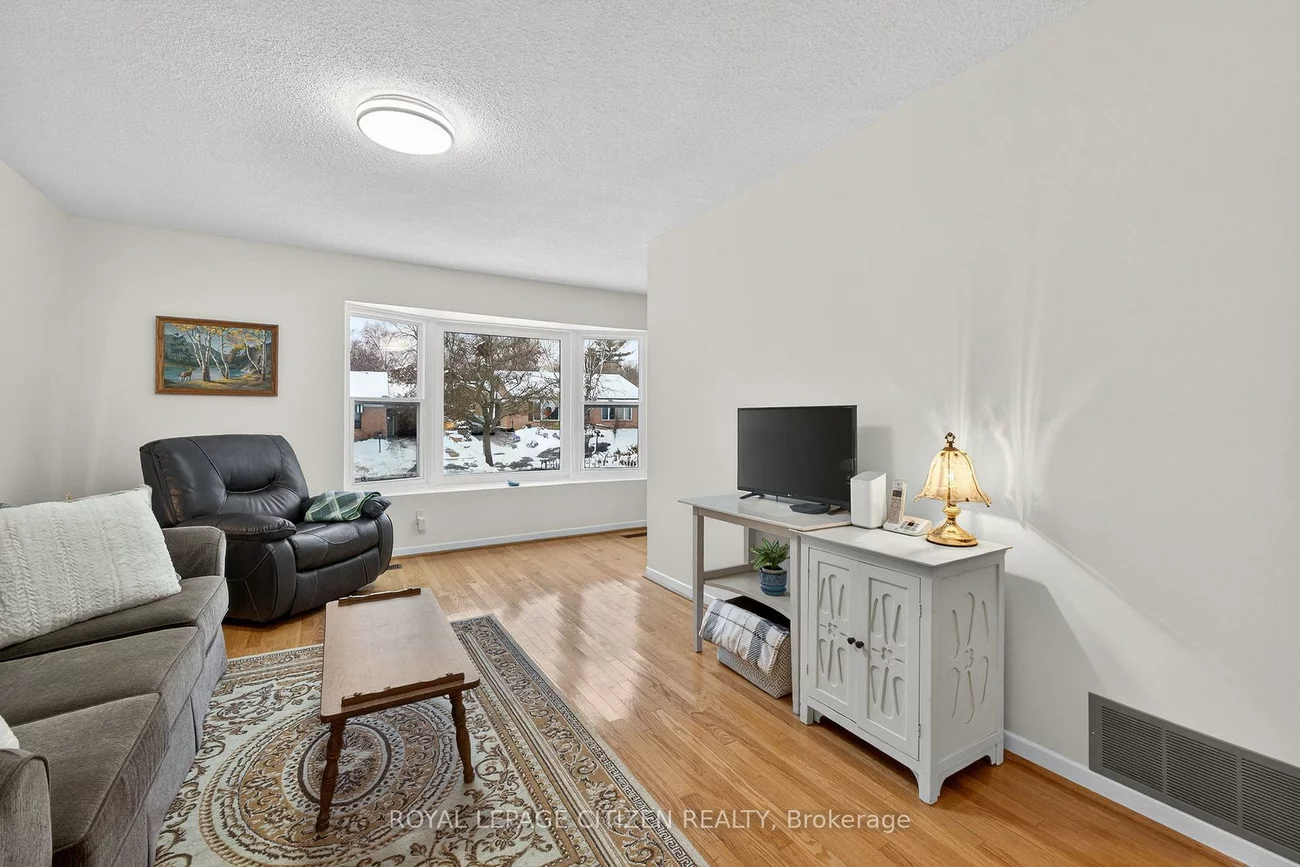 54, Camberley, Malvern, Toronto