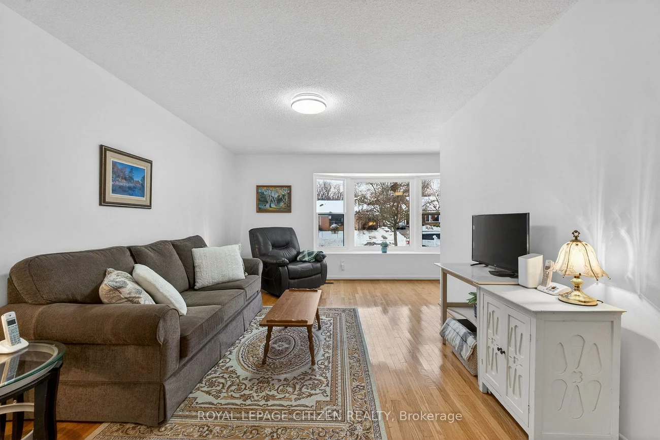 54, Camberley, Malvern, Toronto