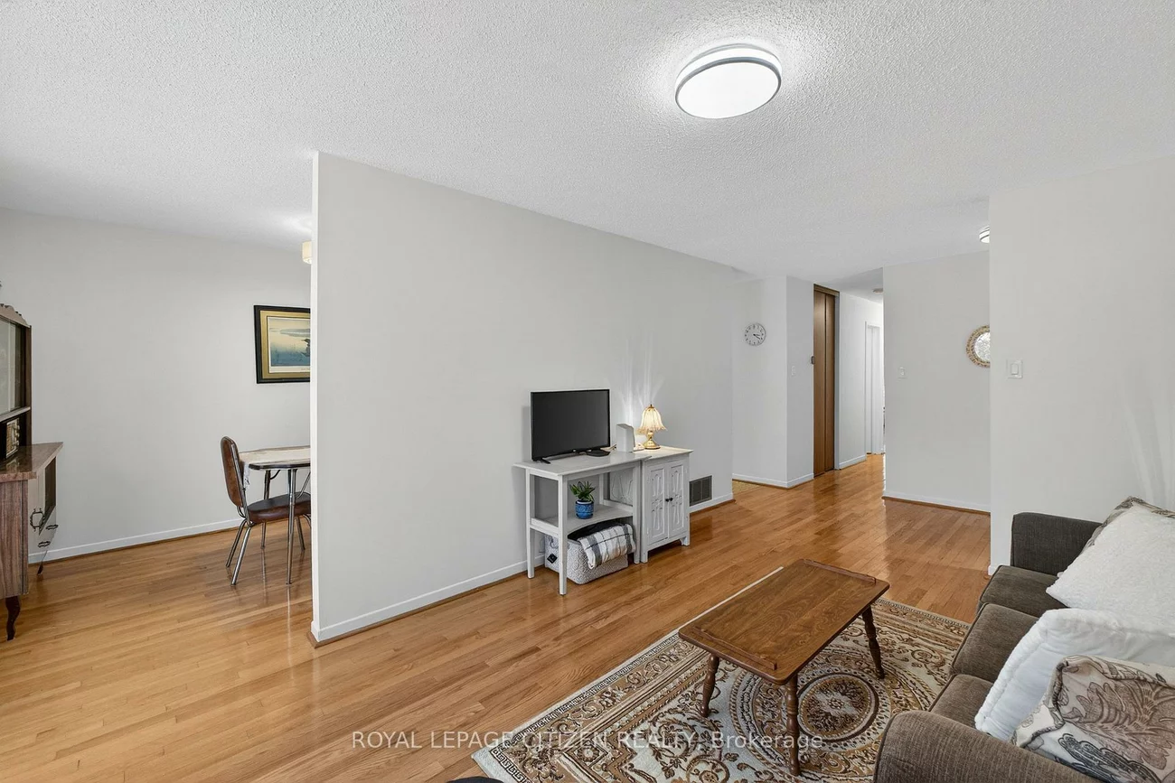 54, Camberley, Malvern, Toronto