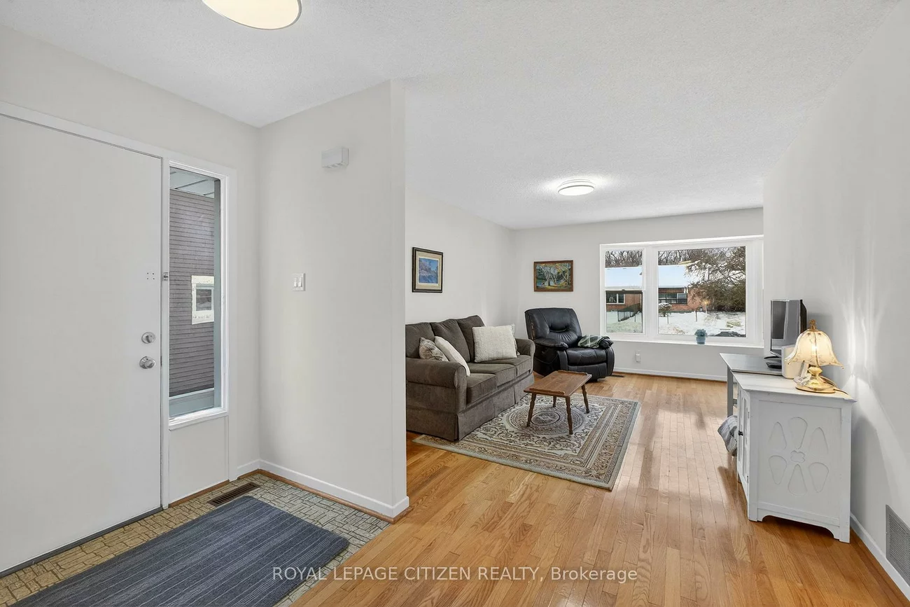 54, Camberley, Malvern, Toronto