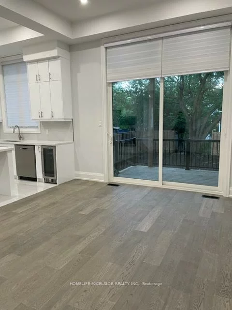 57, Phillip, Birchcliffe-Cliffside, Toronto