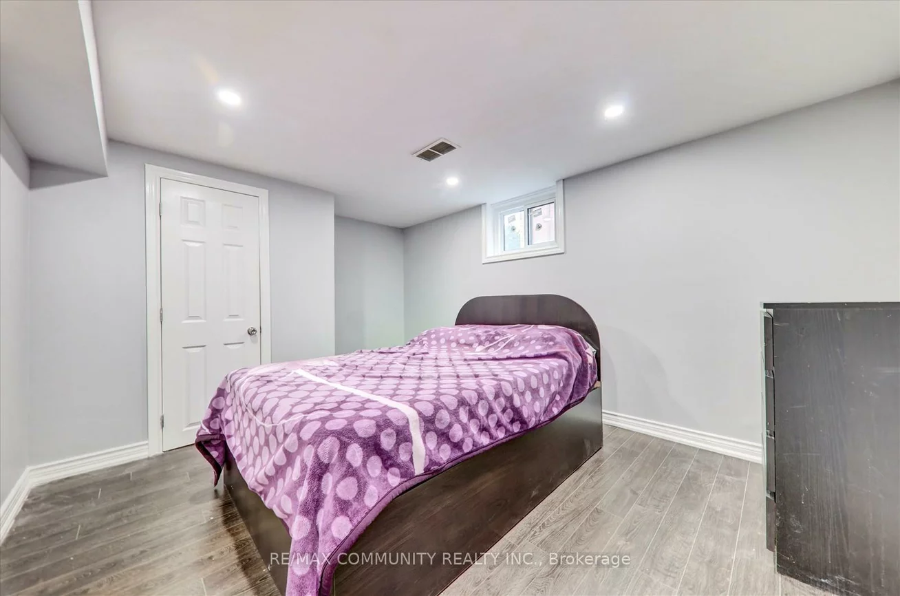 6, Barlow, Woburn, Toronto