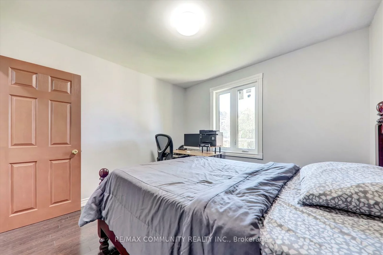 6, Barlow, Woburn, Toronto