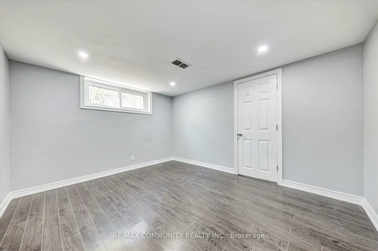 6, Barlow, Woburn, Toronto