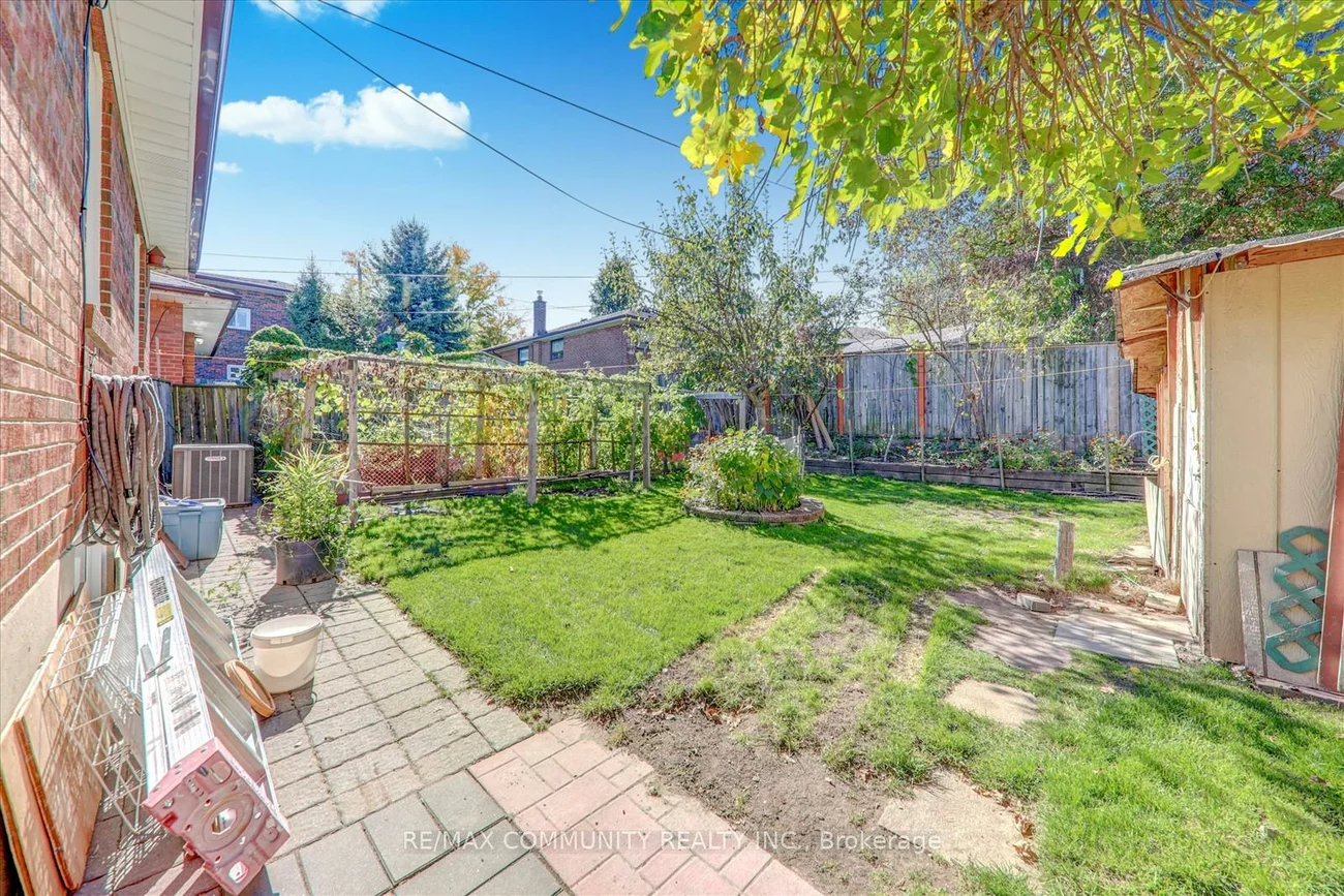 6, Barlow, Woburn, Toronto