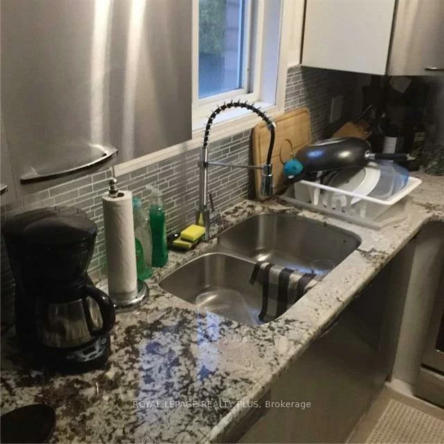 36, Eli Shackleton, West Hill, Toronto