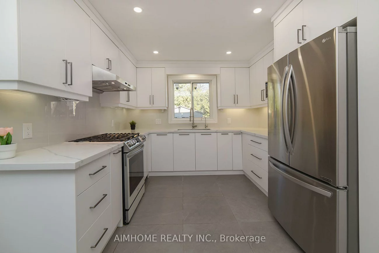 28, Longbow, Steeles, Toronto