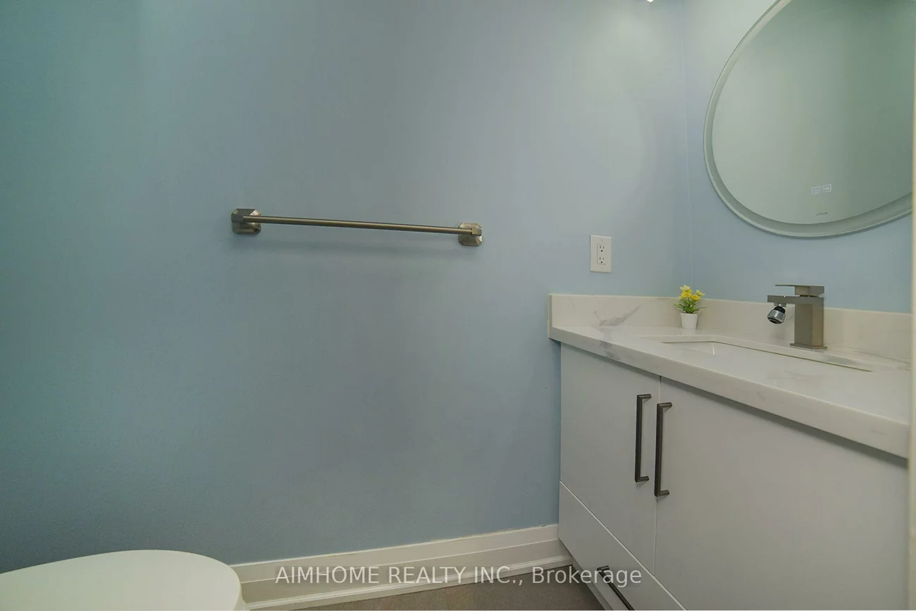 28, Longbow, Steeles, Toronto