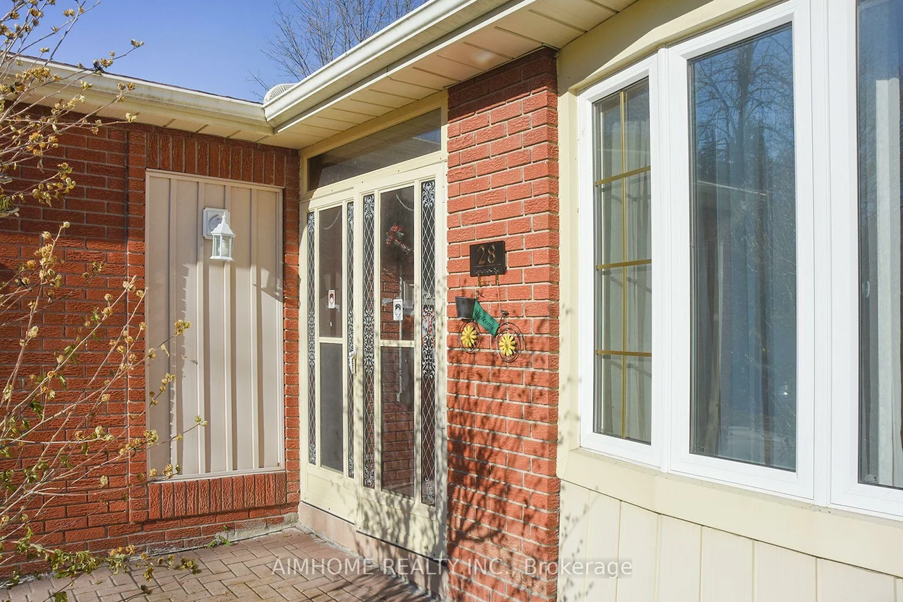 28, Longbow, Steeles, Toronto