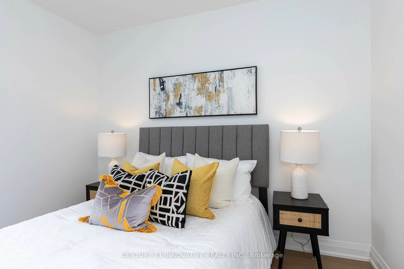 371, Milverton, Danforth, Toronto