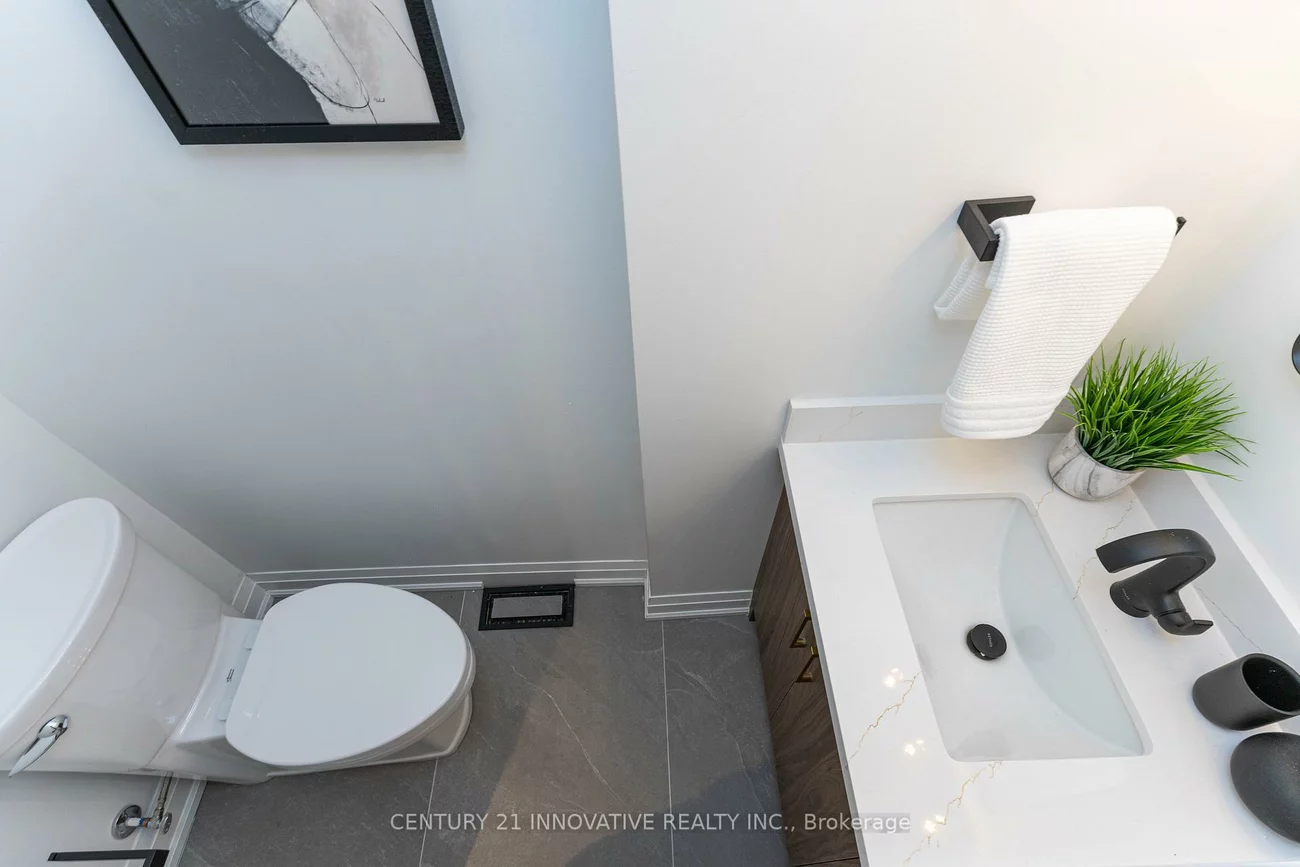 371, Milverton, Danforth, Toronto