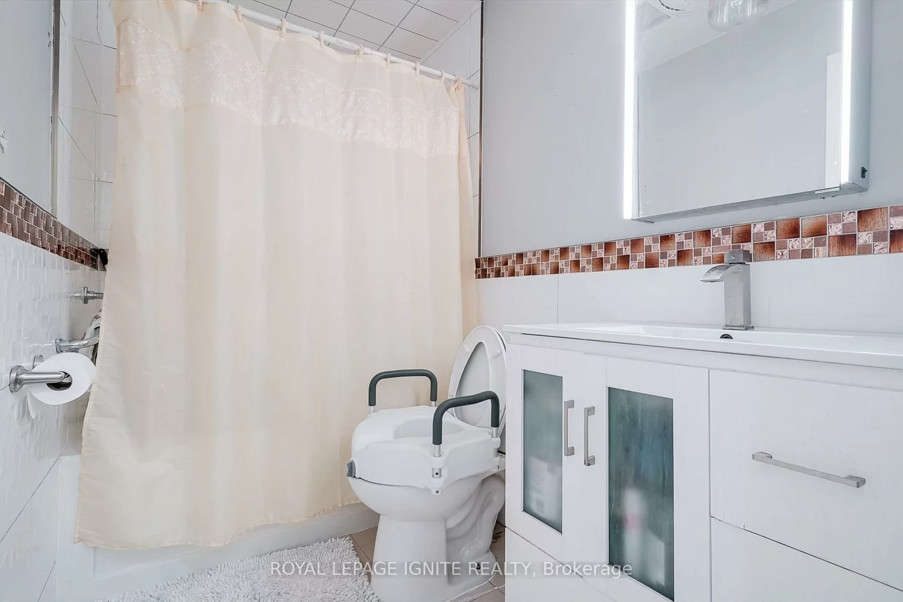 122, Valdor, Agincourt North, Toronto