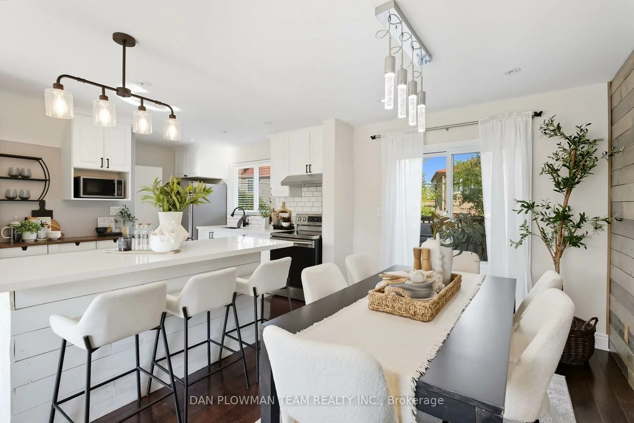 22, Athenia, West Hill, Toronto