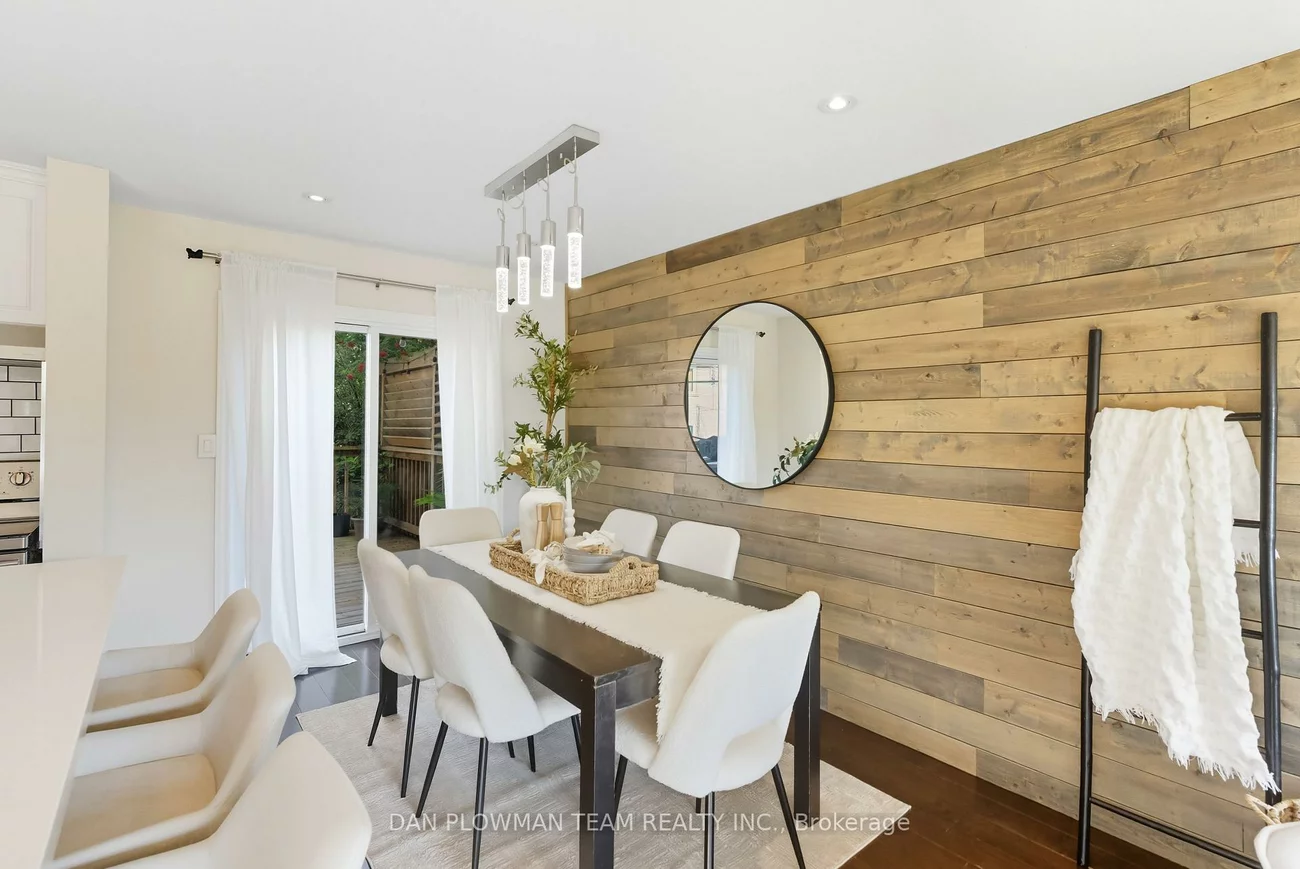 22, Athenia, West Hill, Toronto