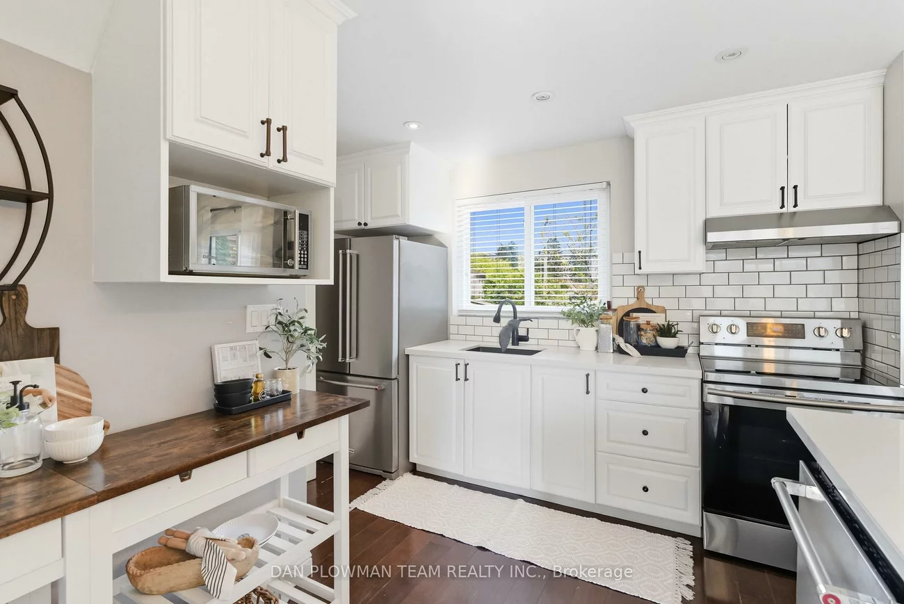 22, Athenia, West Hill, Toronto