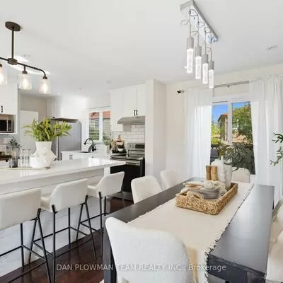 22, Athenia, West Hill, Toronto