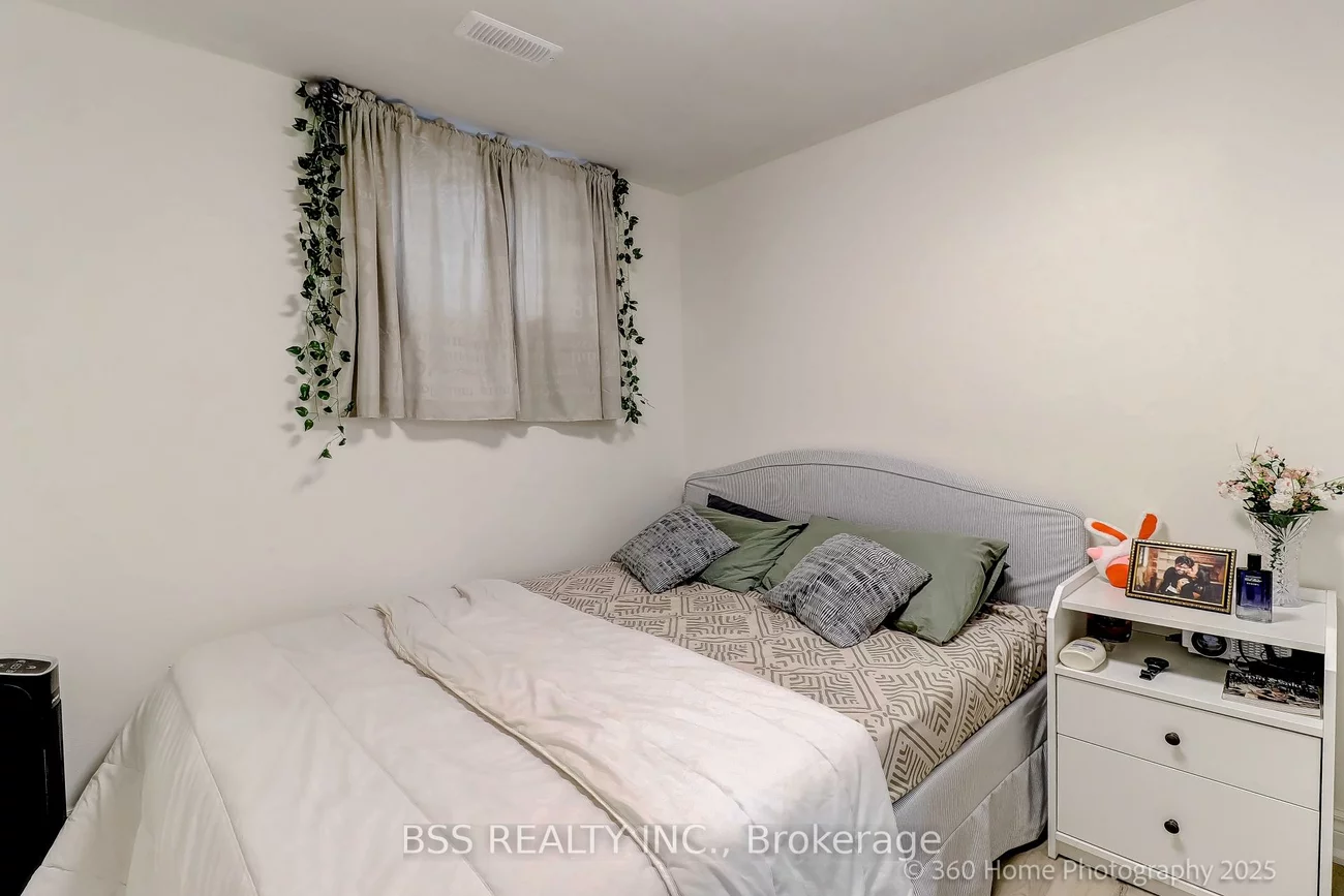 35, Waldock, West Hill, Toronto