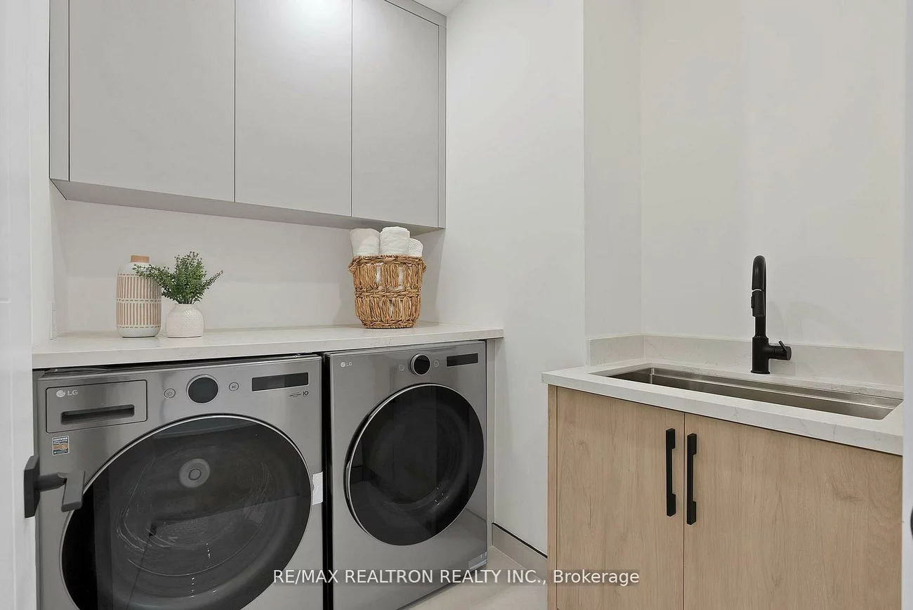 18, Glen Eden, O'Connor-Parkview, Toronto