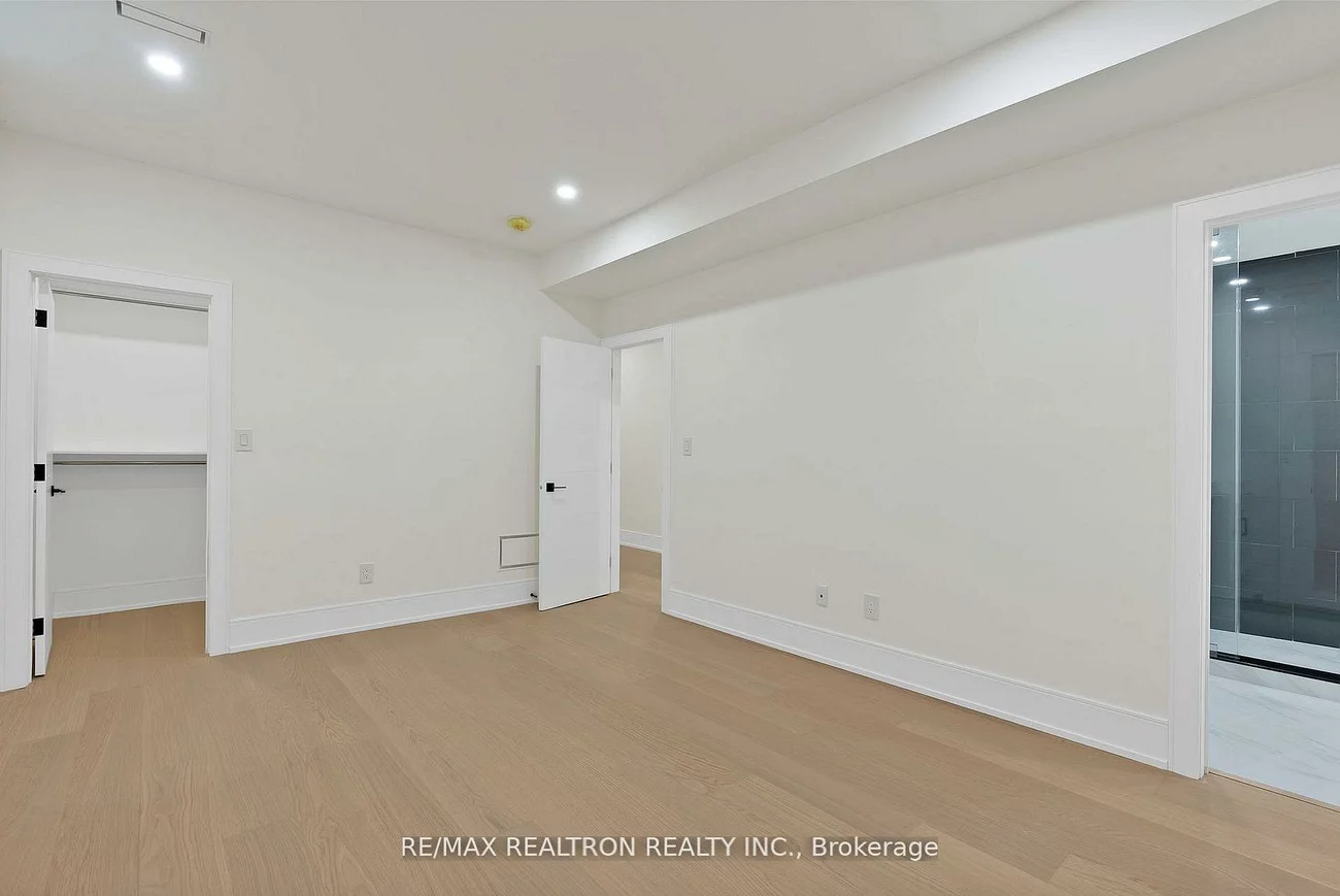 18, Glen Eden, O'Connor-Parkview, Toronto