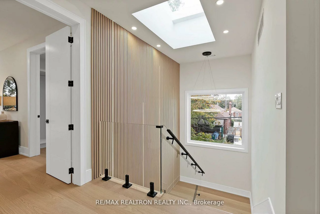 18, Glen Eden, O'Connor-Parkview, Toronto