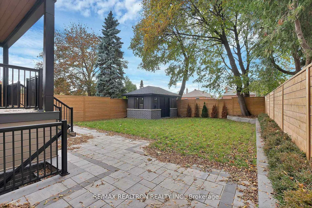 18, Glen Eden, O'Connor-Parkview, Toronto