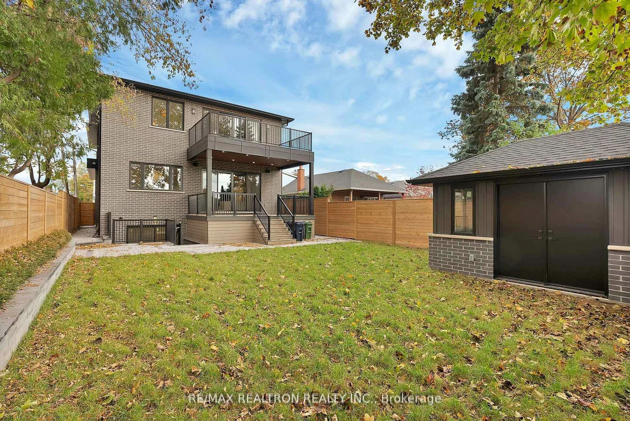 18, Glen Eden, O'Connor-Parkview, Toronto