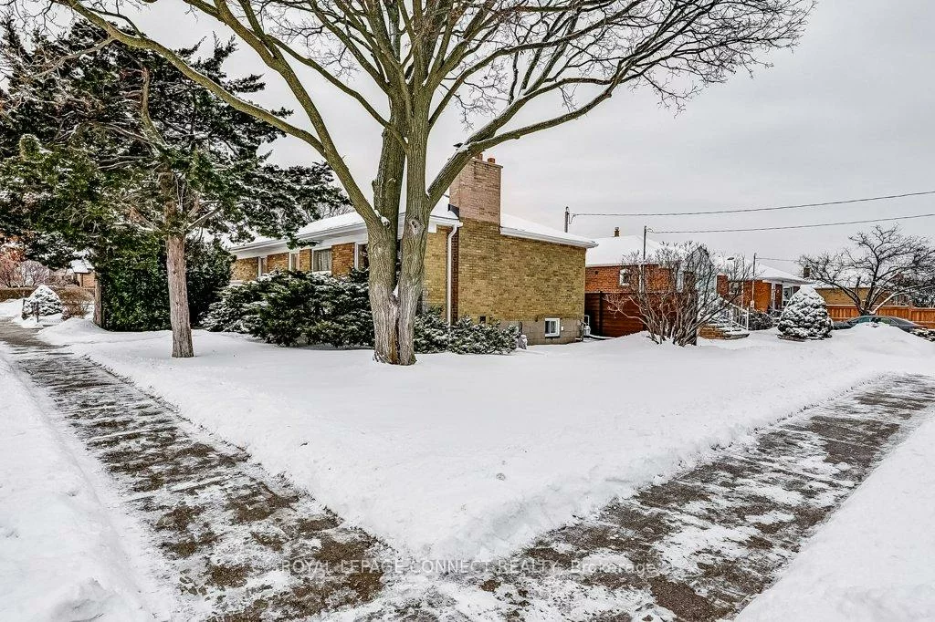 48, Kecala, Dorset Park, Toronto