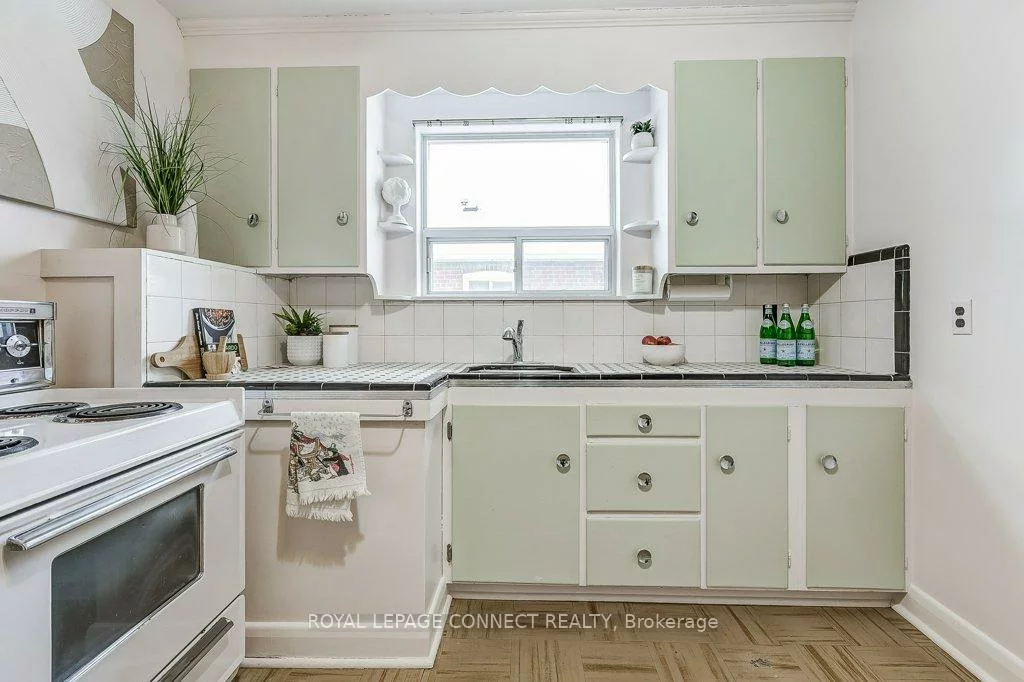 48, Kecala, Dorset Park, Toronto