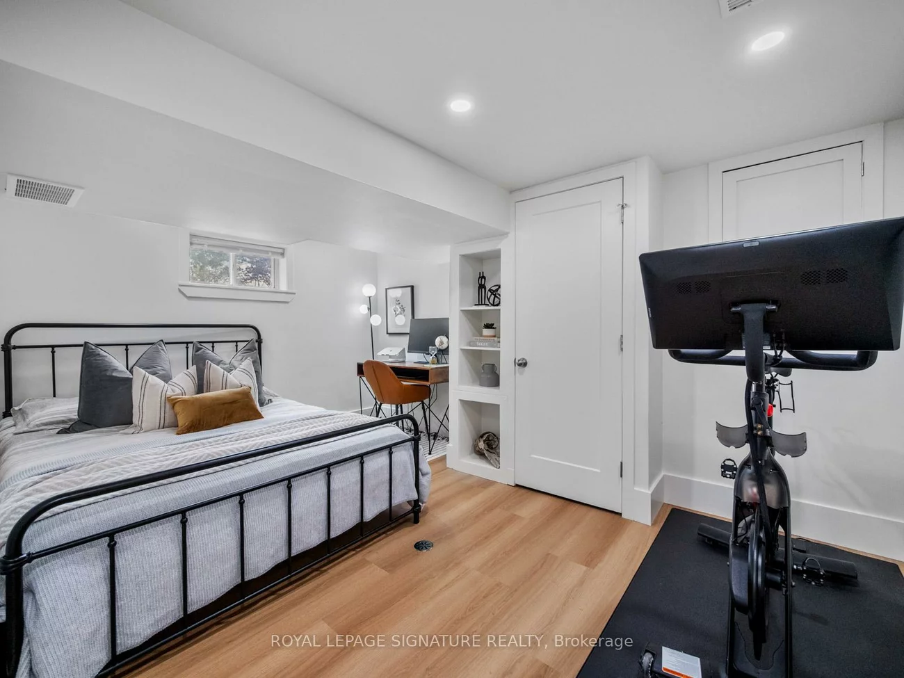 151, Eastwood, Birchcliffe-Cliffside, Toronto