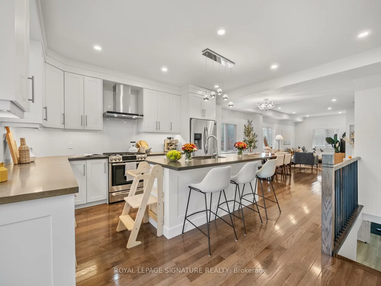 151, Eastwood, Birchcliffe-Cliffside, Toronto