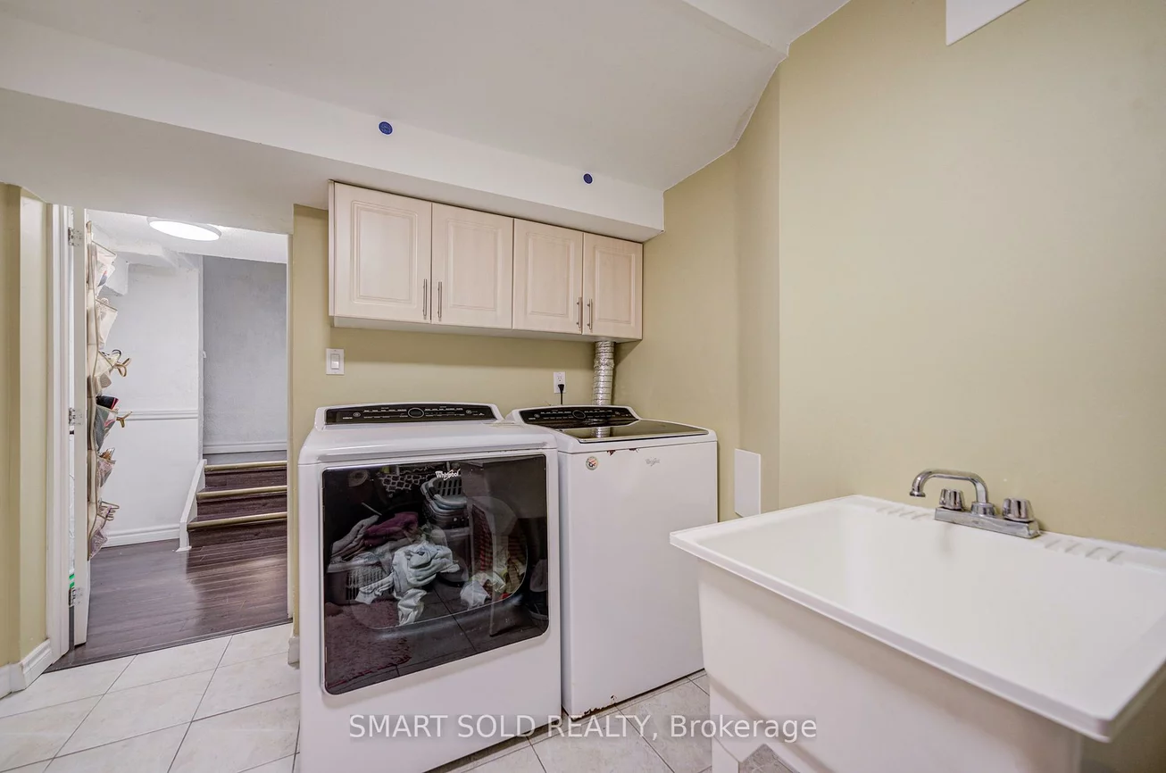 43, Mammoth Hall, Malvern, Toronto