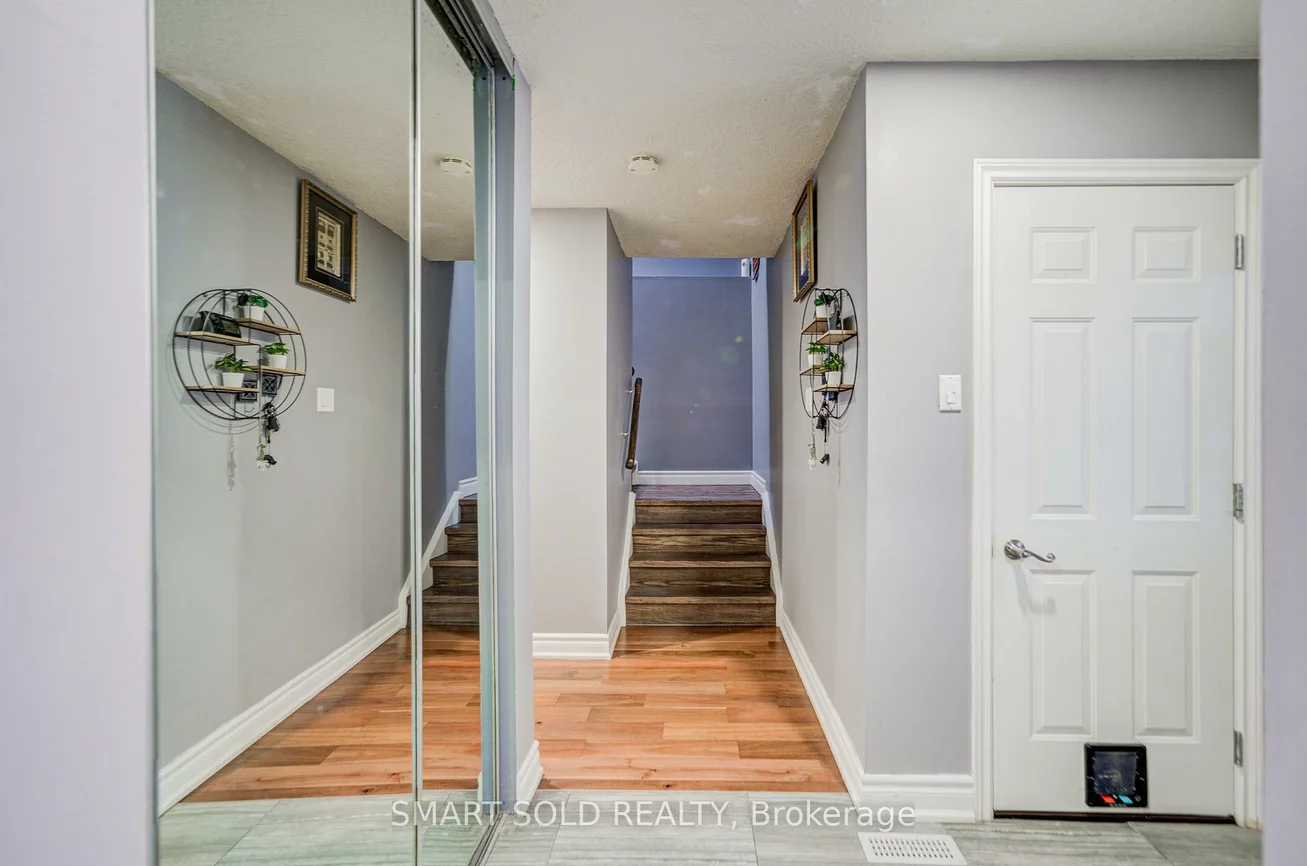 43, Mammoth Hall, Malvern, Toronto