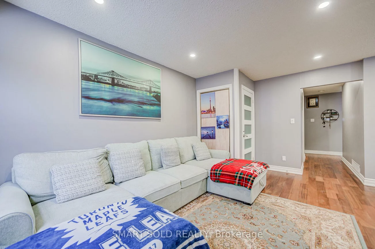 43, Mammoth Hall, Malvern, Toronto