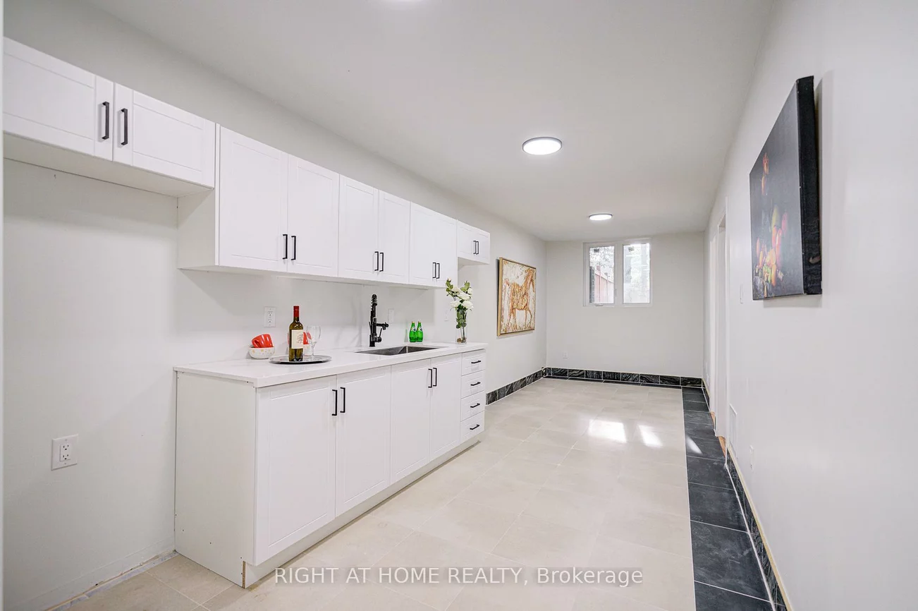 80, Haslam, Birchcliffe-Cliffside, Toronto