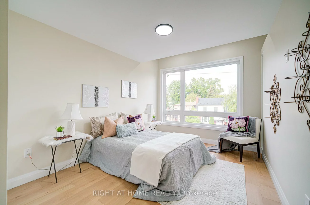 80, Haslam, Birchcliffe-Cliffside, Toronto