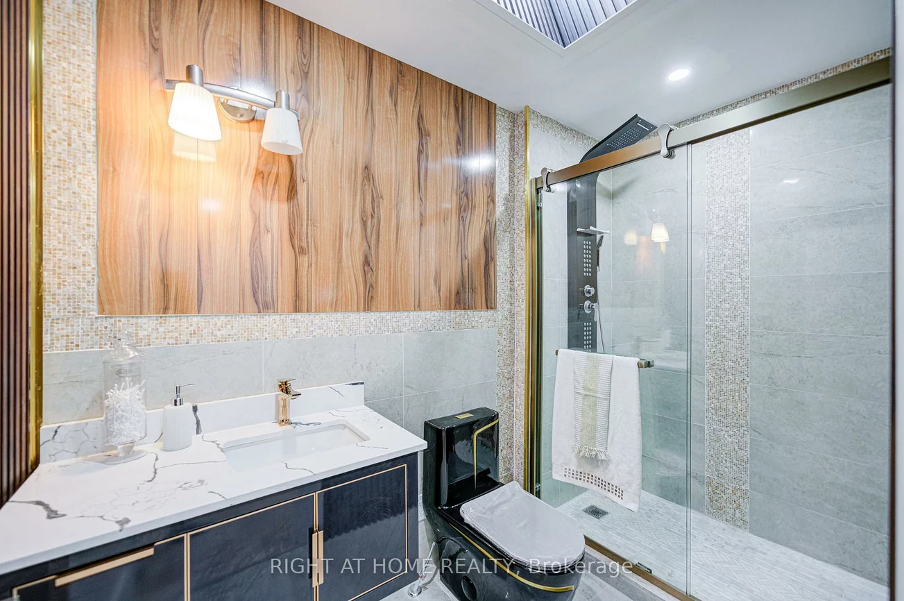 80, Haslam, Birchcliffe-Cliffside, Toronto