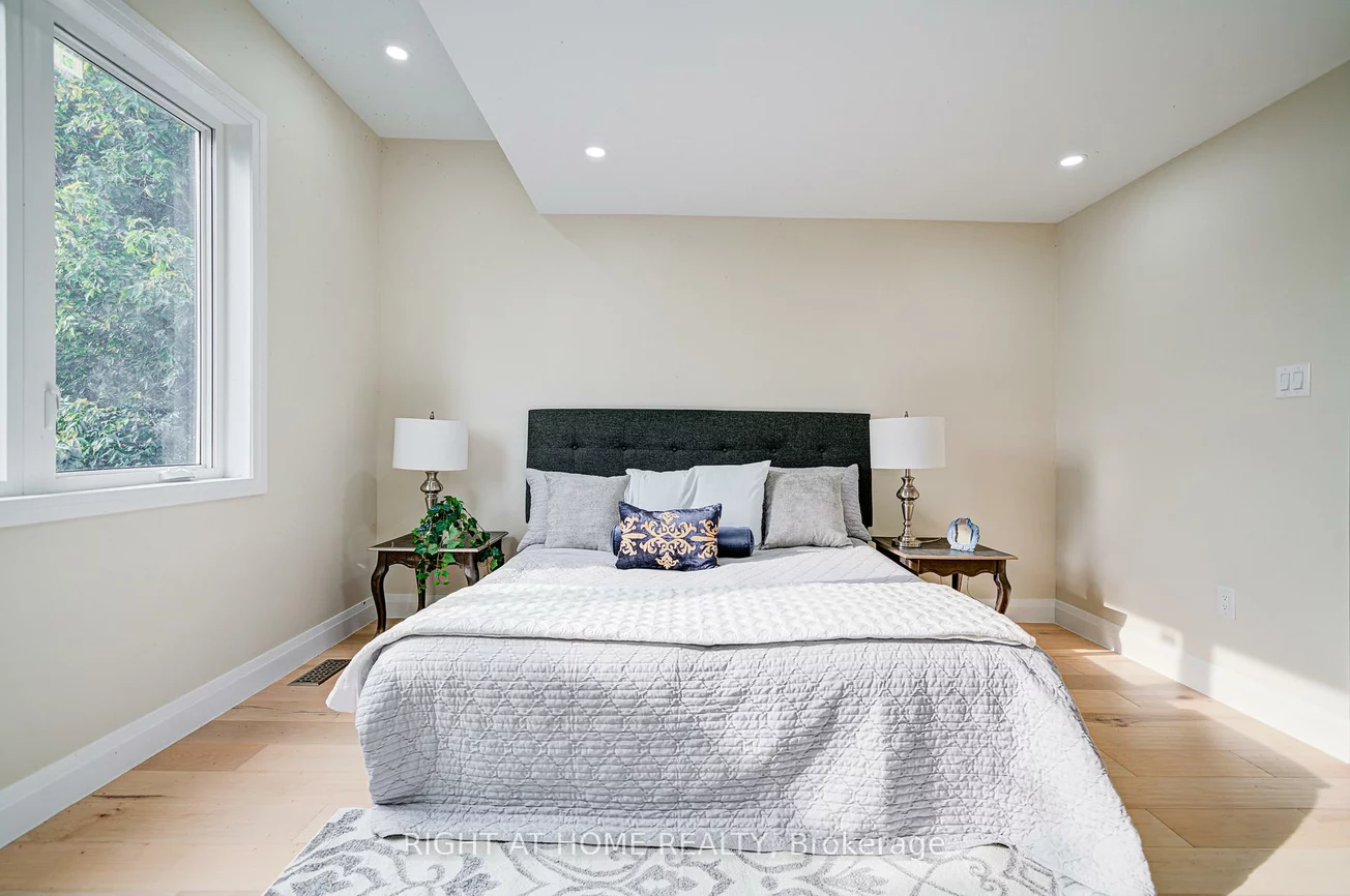 80, Haslam, Birchcliffe-Cliffside, Toronto