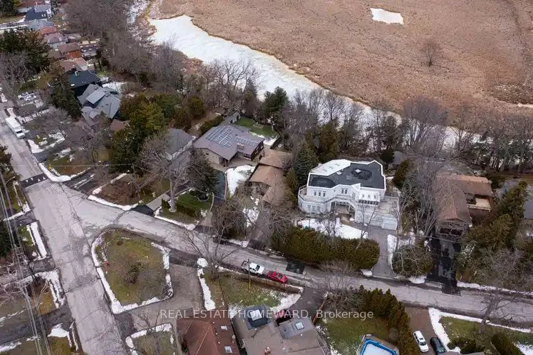 272, Taylor, Rouge E10, Toronto