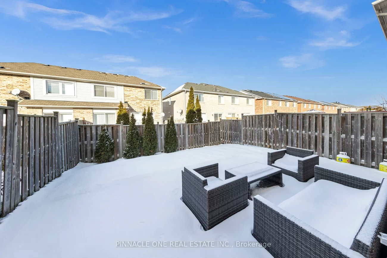 80, Millcar, Rouge E11, Toronto