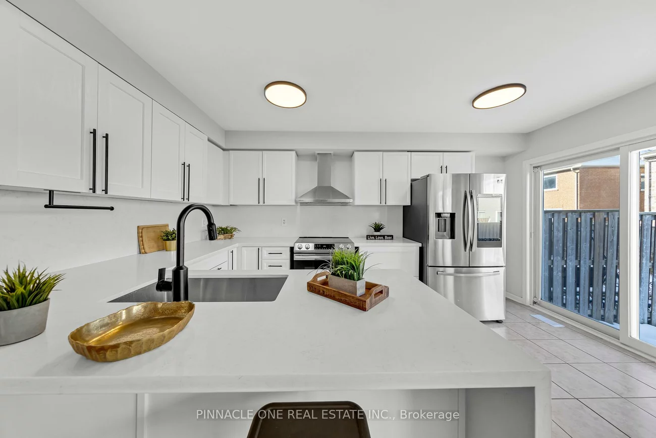 80, Millcar, Rouge E11, Toronto