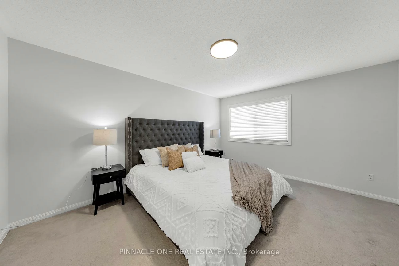 80, Millcar, Rouge E11, Toronto