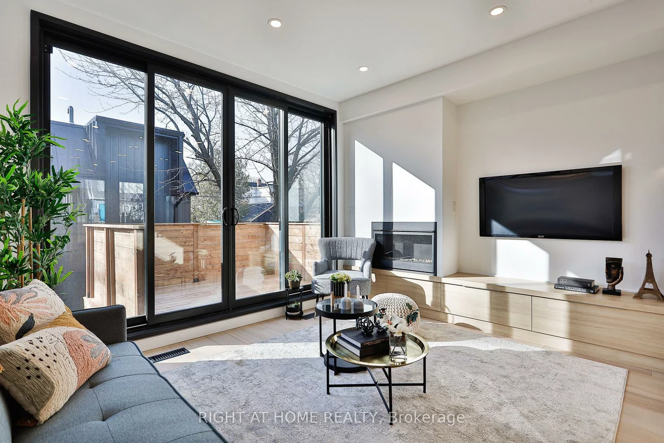 11, Merrill, Woodbine Corridor, Toronto