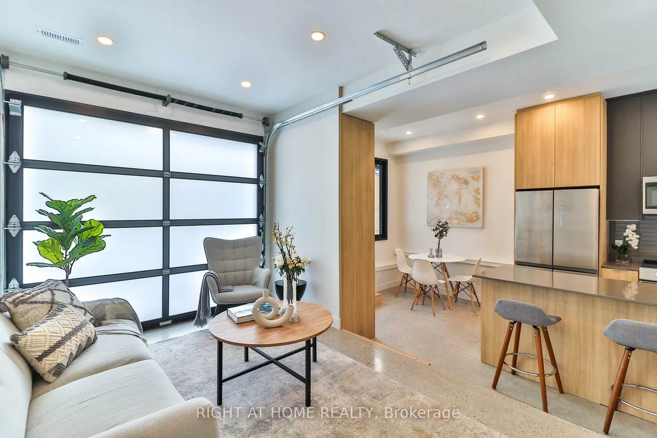 11, Merrill, Woodbine Corridor, Toronto